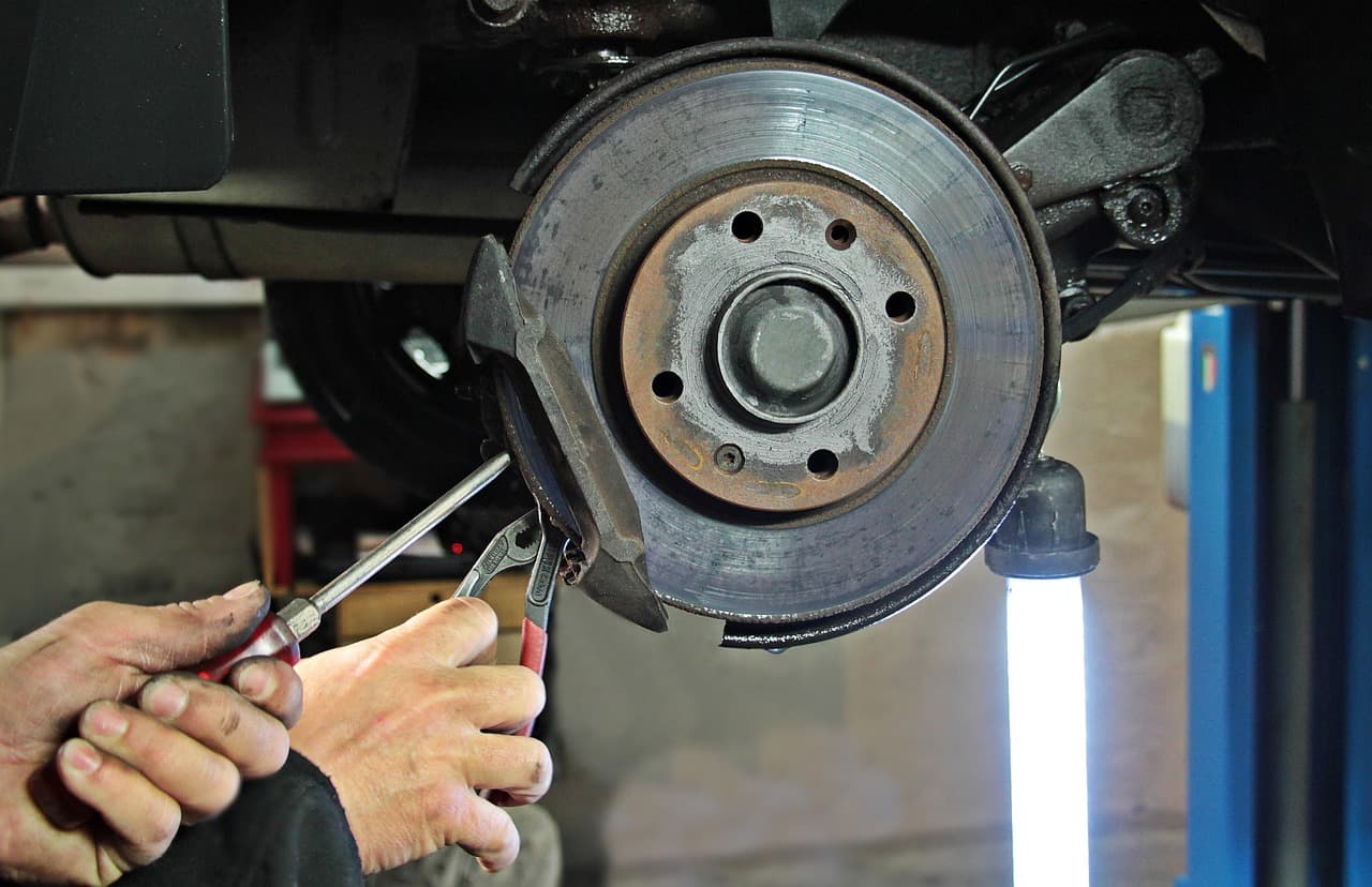 auto repair shop photo